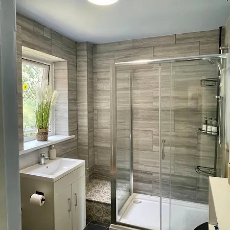 No23 - Bright & Spacious 2nd Floor Flat - Pet Friendly - Noon Check Out Lejlighed Stanwix