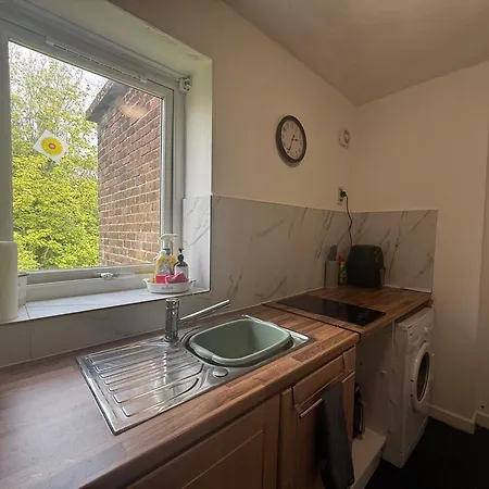Apartment No23 - Bright & Spacious 2nd Floor Flat - Pet Friendly