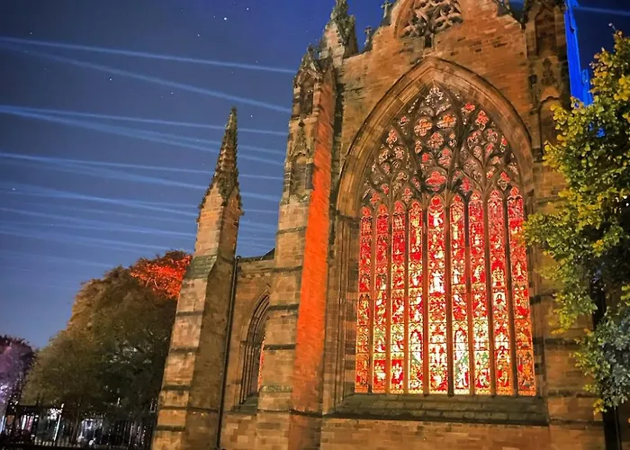 No23 - Bright & Spacious 2nd Floor Flat - Pet Friendly - Noon Check Out *