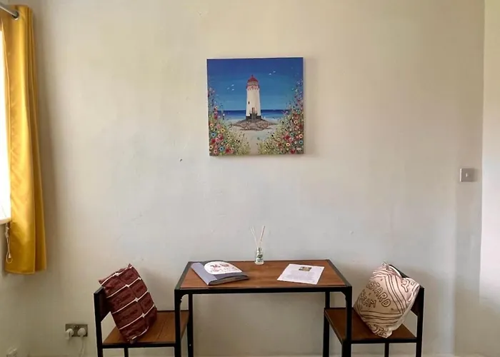 No23 - Bright & Spacious 2nd Floor Flat - Pet Friendly - Noon Check Out 公寓 *